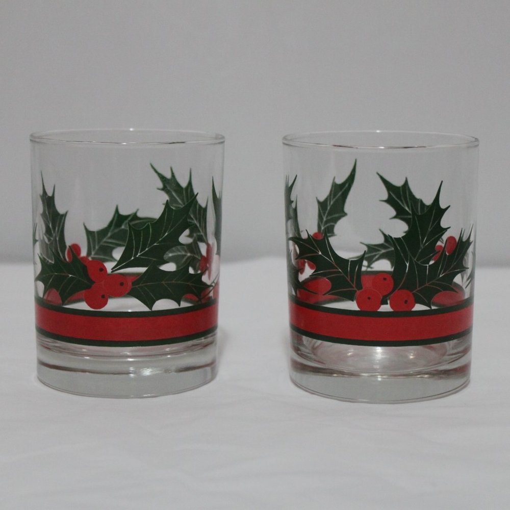 Vintage Holiday Set Of 2 Holly Christmas Glasses Thick Base